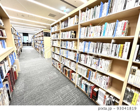 港区にできたばかりの図書館の雰囲気 港区にできたばかりの図書館の雰囲気 93041819