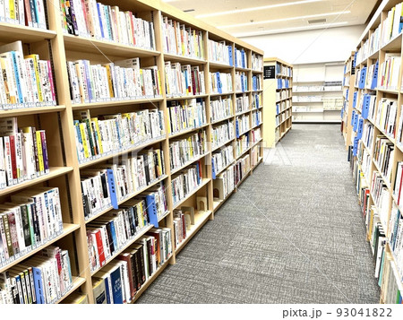 港区にできたばかりの図書館の雰囲気 港区にできたばかりの図書館の雰囲気 93041822