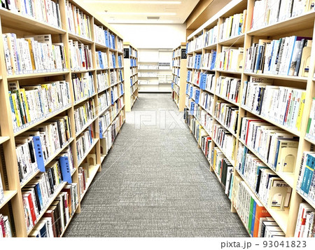 港区にできたばかりの図書館の雰囲気 93041823