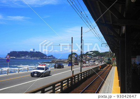 8月 鎌倉1382江の島と江ノ電鎌倉高校前駅 8月 鎌倉1382江の島と江ノ電鎌倉高校前駅 93042647
