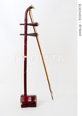 中国の伝統的な擦弦楽器　二胡 93043978