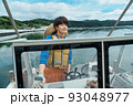宮城県石巻市で水産業の未来を担う若手漁師 93048977