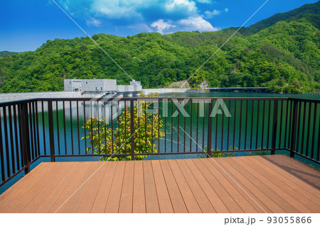 八ッ場あがつま湖 八ッ場ダム 展望スポットからの眺め 初夏の風景 八ッ場あがつま湖 八ッ場ダム 展望スポットからの眺め 初夏の風景 93055866