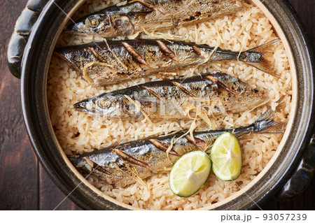 秋刀魚の炊き込みご飯 93057239