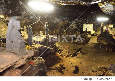 穴井戸観音 93057927