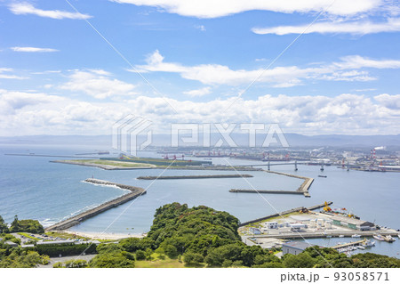 いわきマリンタワーから見える小名浜港 93058571