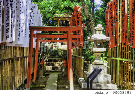 東京都　代々木八幡宮　出世稲荷社  93058595