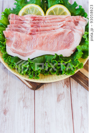豚肉 ロース 薄切り 豚肉 ロース 薄切り 93058623