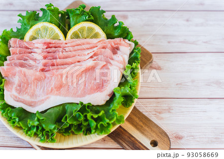 豚肉 ロース 薄切り 豚肉 ロース 薄切り 93058669
