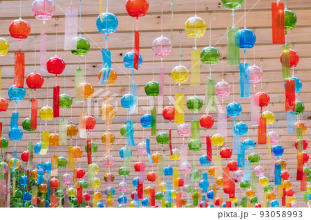 滋賀県大津　西教寺の風鈴 93058993