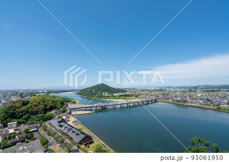 犬山城から見る木曽川と犬山、各務原の風景 93061950