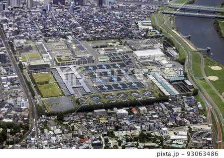 東京都葛飾区の金町浄水場付近を空撮 東京都葛飾区の金町浄水場付近を空撮 93063486