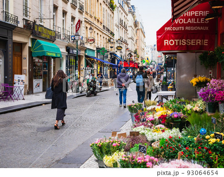 パリの人気マルシェ モントルグイユ通り パリの人気マルシェ モントルグイユ通り 93064654