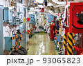 護衛艦の艦内の通路 93065823