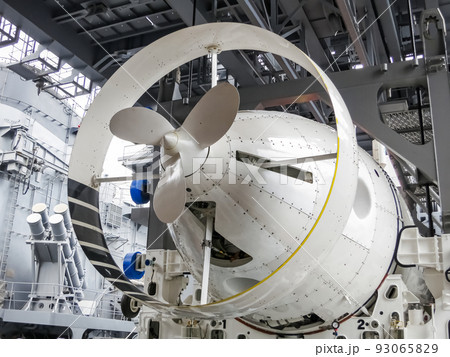 潜水艦救難艦に搭載された深海救難艇  93065829