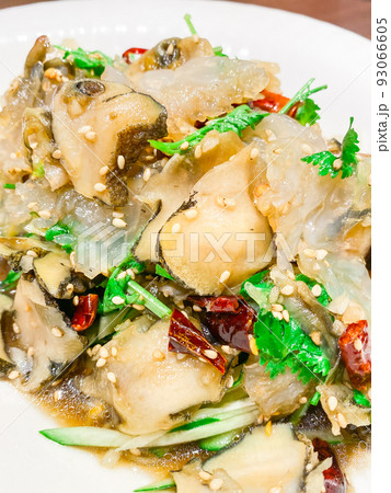 中国料理の冷菜・老醋香螺拌蜇頭（サザエとくらげの黒酢和え） 93066605