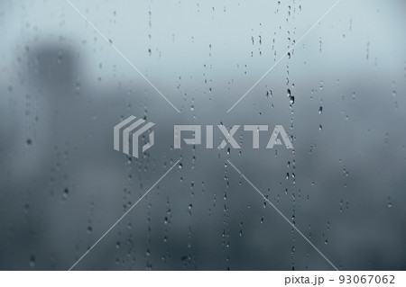 都会の雨のイメージ 都会の雨のイメージ 93067062