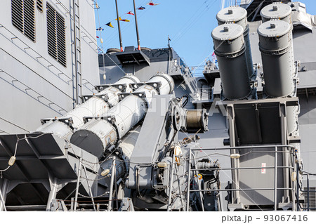 護衛艦に搭載されたハプーン対艦ミサイル 2012年10月 93067416