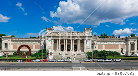 ボルゲーゼ公園からローマ国立近代美術館 93067635