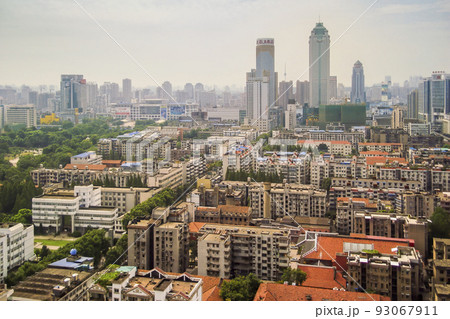 中国・武漢中心部の街並み / Wuhan, Hubei, China 中国・武漢中心部の街並み / Wuhan, Hubei, China 93067911