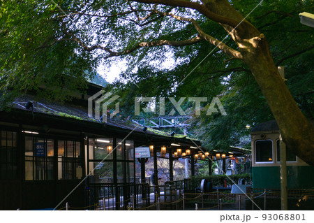 京都府の叡山電鉄鞍馬線の鞍馬駅のプラットフォーム 93068801