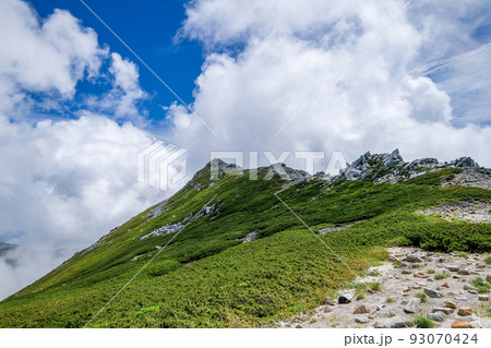 長野県中央アルプスの木曽駒ヶ岳 93070424
