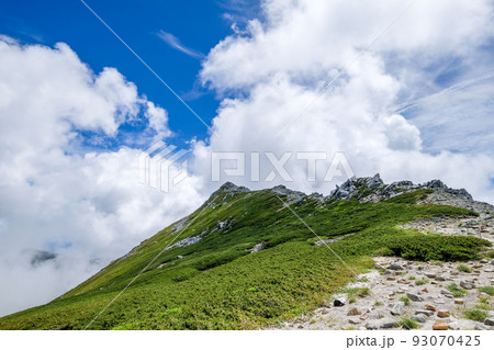 長野県中央アルプスの木曽駒ヶ岳 93070425