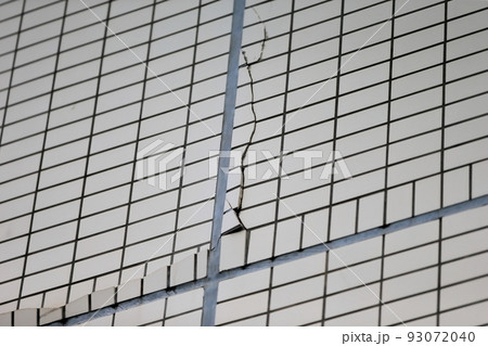 外壁タイルのひび割れ イメージ 外壁タイルのひび割れ イメージ 93072040