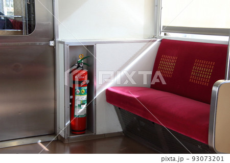 電車内の消火器(宇都宮線205系電車) 電車内の消火器(宇都宮線205系電車) 93073201