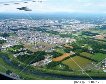 千歳空港付近・飛行機から見る 千歳空港付近・飛行機から見る 93075702