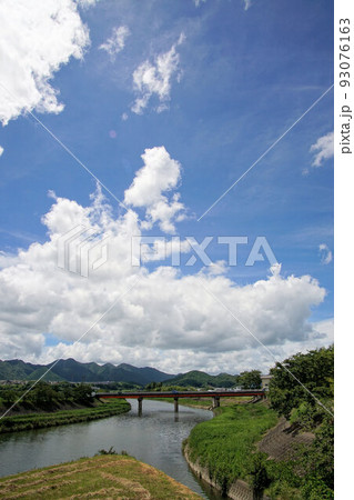 篠山川　西紀大橋上流から　夏の風景　8月 93076163