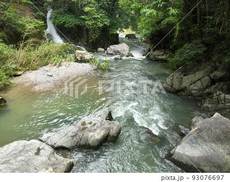 愛媛県内子町　ドウドの甌穴 93076697