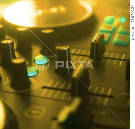 DJ mixing desk turntable DJ mixing desk turntable 93079124