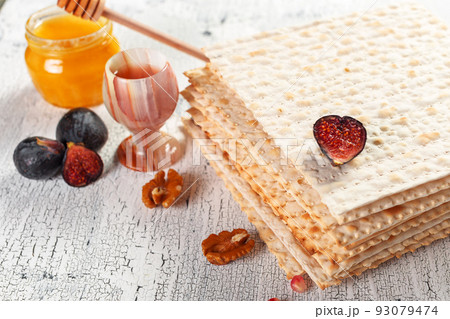 traditional Jewish kosher matzo for Easter pesah traditional Jewish kosher matzo for Easter pesah 93079474