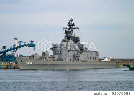 停泊中の海上自衛隊護衛艦 93079693