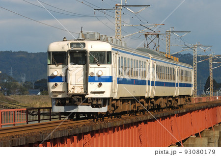 日豊本線　日向新富ー佐土原　JR九州　457系　Jo15編成（大分） 93080179