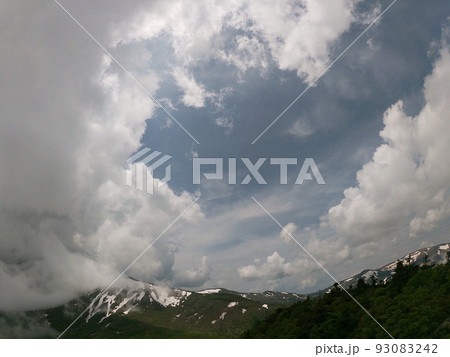 蔵王の景色 後烏帽子岳山頂から屏風岳方面を望む 蔵王の景色 後烏帽子岳山頂から屏風岳方面を望む 93083242