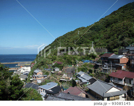 沖の島　母島集落　高知県・宿毛市 93085145