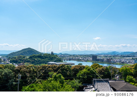 成田山名古屋別院 大聖寺から見る犬山城の風景 成田山名古屋別院 大聖寺から見る犬山城の風景 93086176