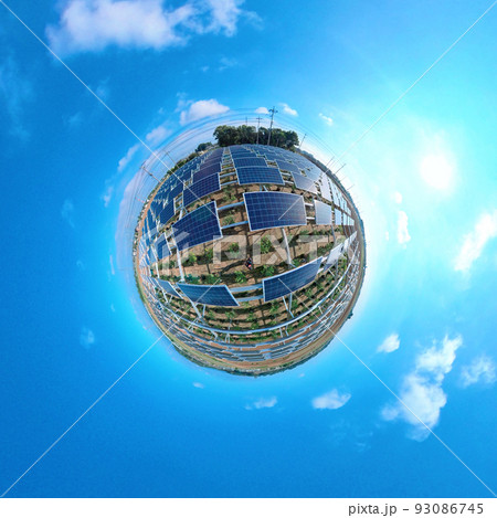ソーラー太陽光発電SDGs パノラマ撮影 小宇宙と惑星撮影 ソーラー太陽光発電SDGs パノラマ撮影 小宇宙と惑星撮影 93086745