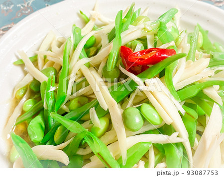 中国家庭料理・茭白豆角炒毛豆（ジャオパイとインゲンの中華炒め） 93087753