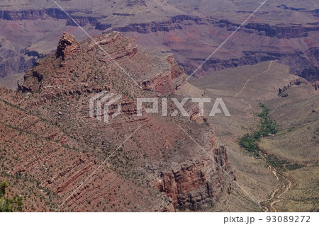 アメリカ アリゾナ州 グランド・キャニオンの峡谷 93089272