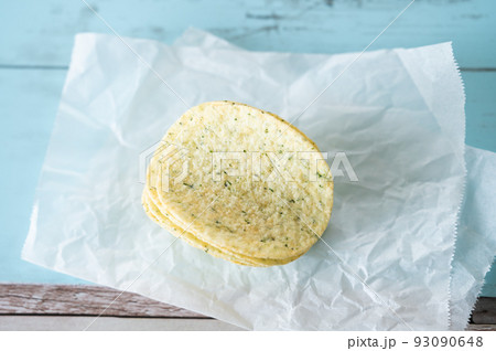 ポテトチップス のり塩味 ポテトチップス のり塩味 93090648