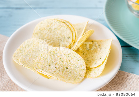 ポテトチップス のり塩 ポテトチップス のり塩 93090664