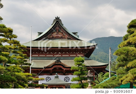 甲斐善光寺は、金堂及び山門が重要文化財に指定されている 93091607