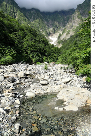 谷川岳一の倉沢の清流 93091995