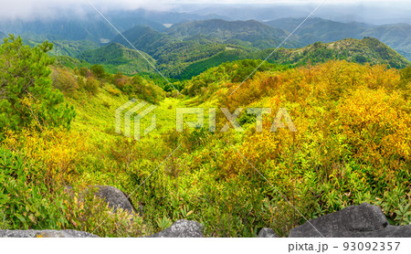 岡山県の名峰星山（ほしがせん）山頂からの展望（岡山県真庭市星山）※作品コメント欄に撮影位置 93092357