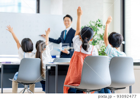 学校　授業イメージ 93092477