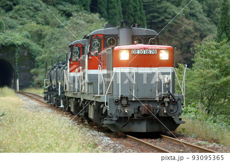 神岡鉄道 漆山ー神岡鉱山前 JR貨物 DE10-1676+DE10-1675(東新潟) 神岡鉄道 漆山ー神岡鉱山前 JR貨物 DE10-1676+DE10-1675(東新潟) 93095365