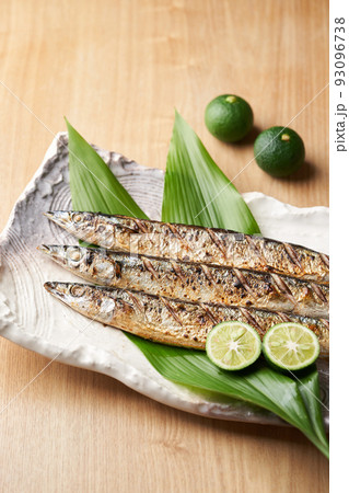 秋刀魚の塩焼き 93096738